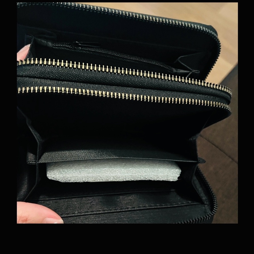 #1085+ Camouflage Wallet with Red Heart and White Horse Thunder Design - Picture 3 of 6